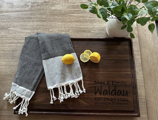 Walnut Cutting Board (Large)
